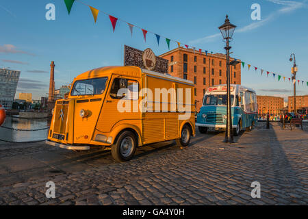 Vintage Citroen Van alimentaire Commer Ice Cream Van Albert Dock Liverpool UK Banque D'Images