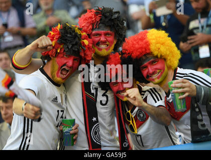 Bordeaux, France. 07 juillet, 2016. Allemagne fans pendant l'UEFA EURO 2016 football match de quart de finale entre l'Allemagne et l'Italie au stade de Bordeaux à Bordeaux, France, 02 juillet 2016. Photo : Arne Dedert/dpa/Alamy Live News Banque D'Images