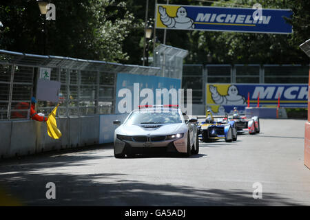 Londres, Royaume-Uni. 2 juillet, 2016. BMW i8 série 9 2016 Voiture de sécurité FIA Formula E London ePRIX, Battersea Park, Londres, Royaume-Uni, le 2 juillet 2016 Crédit : Simon Balson/Alamy Live News Banque D'Images