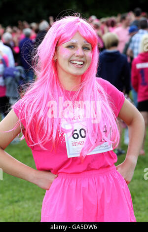 Brighton, UK. 06Th Juillet, 2016. La race pour la vie Jolie événement boueux à Stanmer Park à Brighton, East Sussex, aujourd'hui, dimanche 3 juillet 2016. Sur la photo, c'est l'action de l'événement. Crédit : Sam Stephenson/Alamy Live News Banque D'Images