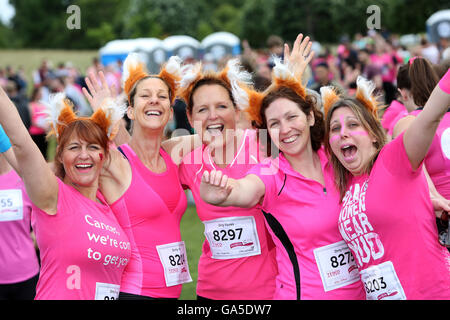 Brighton, UK. 06Th Juillet, 2016. La race pour la vie Jolie événement boueux à Stanmer Park à Brighton, East Sussex, aujourd'hui, dimanche 3 juillet 2016. Sur la photo, c'est l'action de l'événement. Crédit : Sam Stephenson/Alamy Live News Banque D'Images