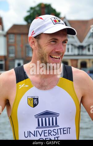 Henley-on-Thames, Royaume-Uni. 3 juillet, 2016. Hannes Obreno de Belgique est la gagnante surprise de la Diamond Sculls Challenge au Henley Royal Regatta en battant le favori Mahe Drysdale dont les espoirs ont été anéantis d'égaler le record de Mackenzie Stuart six Diamond Challenge godille gagne. Credit : Wendy Johnson/Alamy Live News Banque D'Images