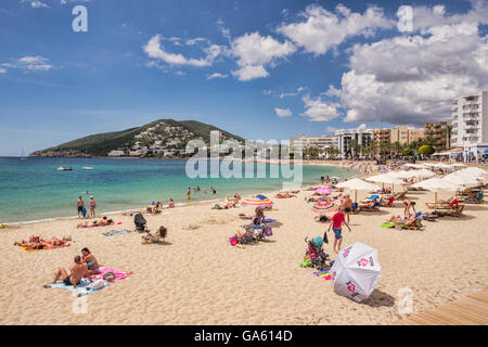 20 Juin 2016 : Santa Eularia, Ibiza, Espagne - La plage de Santa Eularia, Ibiza, Espagne. Banque D'Images