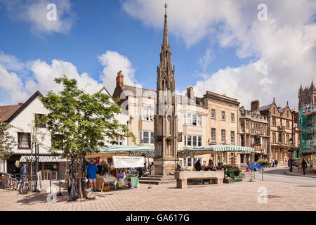 Le centre-ville de Glastonbury et de marché Cross, Glastonbury, Somerset, England, UK Banque D'Images