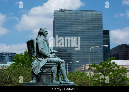 L'Ohio, Cleveland. Cuyahoga County Court House. Statue d'Alexandre Hamilton. Banque D'Images