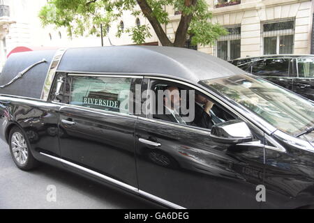 New York City, United States. 06Th Juillet, 2016. Amis & Famille dire adieu à l'auteur, lauréat du prix Nobel et survivant de l'Holocauste, Elie Wiesel, le matin, dans un service funéraire à Manhattan's Park East Synagogue. Credit : Andy Katz/Pacific Press/Alamy Live News Banque D'Images