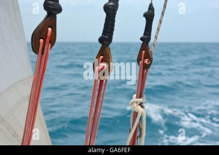 Fermer avis de certains gréement sur un bateau à voile Banque D'Images