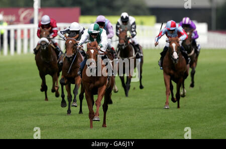 Les courses de chevaux - Jour deux - Ascot Banque D'Images