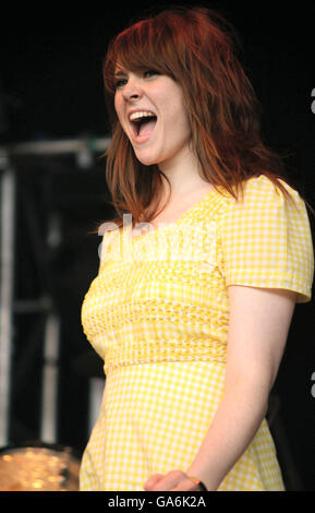 Kate Nash se produit aux Big Sundae de Ben and Jerry sur Clapham Common. Banque D'Images