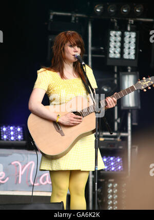 Kate Nash se produit aux Big Sundae de Ben and Jerry sur Clapham Common. Banque D'Images