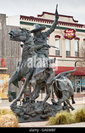 Le Vaquero sculpture par Michael Hamby dans Corrales, New Mexico, USA Banque D'Images