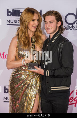 Honoree Céline Dion, récipiendaire du Prix de l'icône (L) et René-charles Angelil au Billboard Music Awards à Las Vegas Banque D'Images