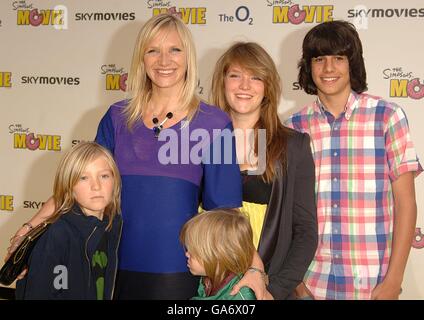 JO Whiley arrive pour la première britannique du film Simpsons, au vue Cinema, à l'O2, Peninsula Square, à Londres Banque D'Images