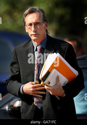 Procès de Chris Langham.Chris Langham, comédien et écrivain, arrive à Maidstone Crown court, dans le Kent. Banque D'Images