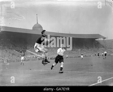 Classic Cup Soccer Amateur - Walthamstow v Leyton - Wembley Banque D'Images