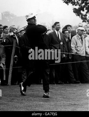 Golf - Piccadilly World Matchplay Championship - Wentworth. Gary Player au volant Banque D'Images