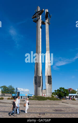 Monument aux Morts 1970 travailleurs des chantiers maritimes au Centre de la solidarité européenne ou Solidarnoś Europejskie Centrum, Gdansk, Pologne Banque D'Images