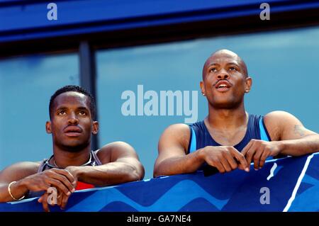 Athlétisme - Championnat du monde de l'IAAF - Edmonton. ATO Boldon (l) et Maurice Green (r) Banque D'Images