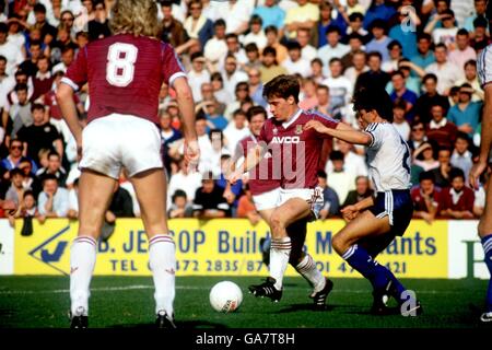 Football - aujourd'hui Ligue Division 1 - West Ham United v Luton Town.Tony Cottee (c) de West Ham United contre Luton Town Banque D'Images