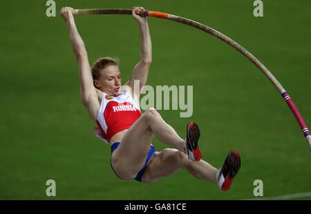 Svetlana Feofanova, de Russie, en route pour la médaille de bronze dans la Banque de Pôle des femmes. Banque D'Images