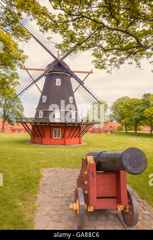Moulin et de Canon à la Forteresse de Kastellet Copenhagen Danemark Banque D'Images