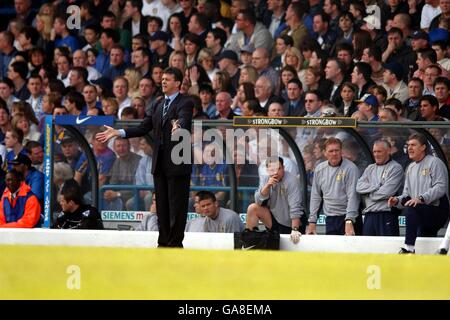 David O'Leary, directeur de Leeds United, ne croit pas ses équipes performances défensives Banque D'Images