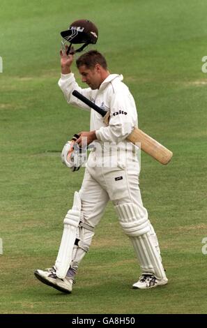 - Championnat de cricket du comté de notes - Division One - Surrey v - Premier jour Banque D'Images