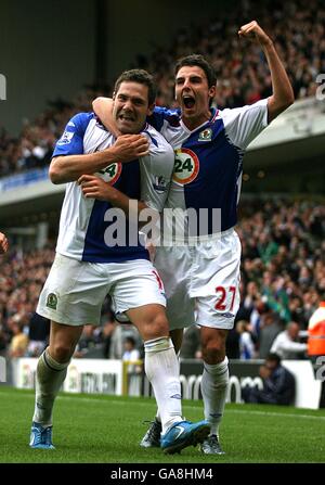 David Dunn, de Blackburn Rovers, célèbre son but égalisateur avec Coéquipiers Matt Derbyshire (r) Banque D'Images