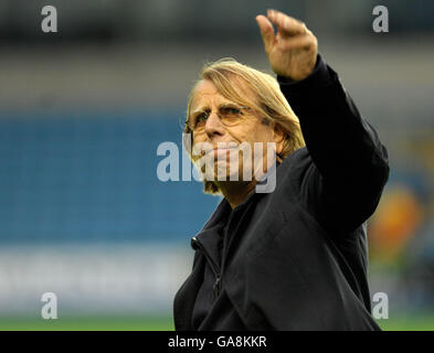 Football - International friendly - Ghana v Sénégal - The New Den.L'entraîneur du Ghana, Claude le Roy Banque D'Images