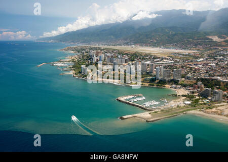 Le paysage urbain, à l'aéroport de Caracas à la côte de Caracas dans le nord du Venezuela. Banque D'Images