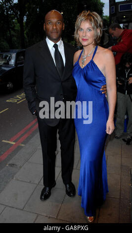 Colin Salmon et son épouse Fiona Hawthorne arrivent pour un dîner des dirigeants noirs du maire de Londres en l'honneur de Nelson Mandela à l'hôtel Dorchester, Londres. Banque D'Images