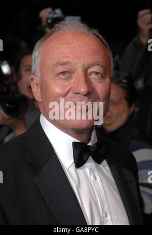 Ken Livingstone arrive pour un dîner des dirigeants noirs du maire de Londres en l'honneur de Nelson Mandela à l'hôtel Dorchester, Londres. Banque D'Images