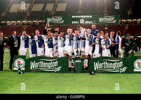 Football - coupe de Worthington - finale - Tottenham Hotspur / Blackburn Rovers. L'équipe de Blackburn Rovers célèbre la victoire Banque D'Images