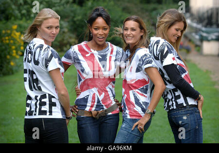 Modèles (de gauche à droite) Jodie Kidd, Naomi Campbell, Yasmin le bon et elle MacPherson, présentent Fashion for relief to lever des fonds pour le Rotary Flood Disaster Appeal, au Rotary Club de Regents Park, Londres. Banque D'Images