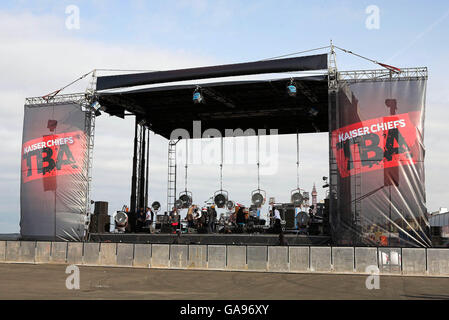 Vodafone TBA présente les Kaiser Chiefs en concert sur la promenade de Blackpool. Banque D'Images