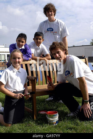 Tennis - Andy Murray Jamie & Supergrounds - schéma RBS visite de l'école primaire de Dorchester Banque D'Images