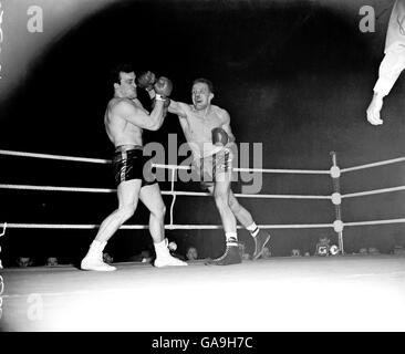 Boxe - Empire britannique Heavyweight Championship - Brian London v Henry Cooper Banque D'Images