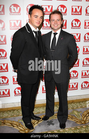 ANT et DEC arrivent pour les prix TV Quick et TV Choice au Dorchester, Londres. Banque D'Images