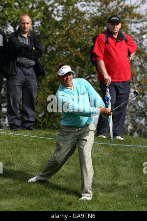 Darren Clarke, d'Irlande du Nord, pendant le Quinn Direct British Masters au Beffroi, Wilshaw, Sutton Coldfield. Banque D'Images