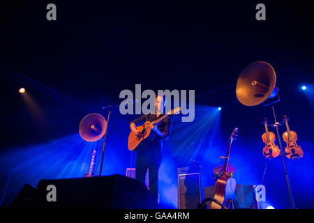 L'ancien frontman chorégraphiques *Jon Boden headlines l'avant-dernière nuit de Sidmouth Folk Festival 2016 Semaine dans le rectangle de Jambon Banque D'Images