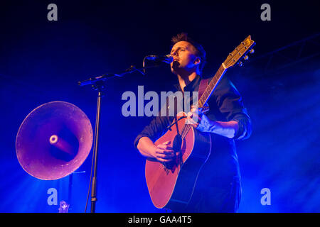 L'ancien frontman chorégraphiques *Jon Boden headlines l'avant-dernière nuit de Sidmouth Folk Festival 2016 Semaine dans le rectangle de Jambon Banque D'Images