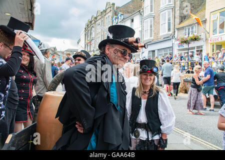 Penzance, Cornwall, UK. 5 août 2016. Steampunk tacots à Penzance, commence une journée de festivités qui ont abouti à la transformation du géant "un moteur" plus tard dans la journée. Crédit : Simon Maycock/Alamy Live News Banque D'Images