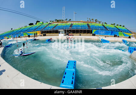 Rio de Janeiro, Brésil. Le 05 août, 2016. République tchèque les canoéistes slalom session de formation avant les Jeux Olympiques d'été à Rio de Janeiro, Brésil, 5 août 2016. © Vit Simanek/CTK Photo/Alamy Live News Banque D'Images