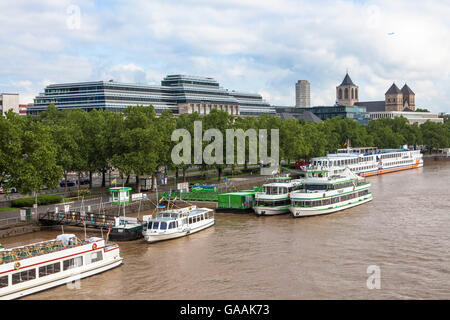 Par 'Neue Direction Unités' à la rue Konrad-Adenauer-Ufer, siège de l'Agence européenne de la sécurité aérienne (AESA) Banque D'Images