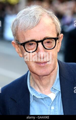 Woody Allen arrive à la première projection nord-américaine « Cassandra's Dream » lors du Festival international du film de Toronto 2007 qui s'est tenu au Roy Thomson Hall. Banque D'Images