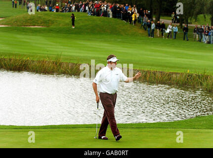 Lee Westwood, de l'Angleterre, pendant les Quinn Direct British Masters au Belfry, Wilshaw, Sutton Coldfield. Banque D'Images