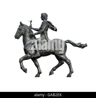 Statue d'Alexandre le Grand sur son cheval équitation isolé sur fond blanc Banque D'Images