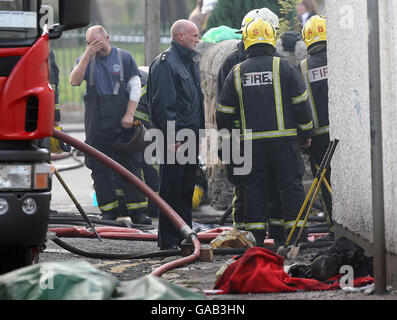 Les services d'urgence se rendent sur les lieux d'un incendie à Bray, Co Wicklow, deux pompiers ont perdu la vie aujourd'hui. Banque D'Images