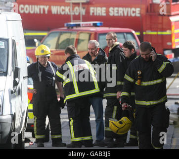 Les services d'urgence se rendent sur les lieux d'un incendie à Bray, Co Wicklow, deux pompiers ont perdu la vie aujourd'hui. Banque D'Images