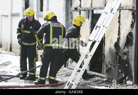 Les services d'urgence se rendent sur les lieux d'un incendie à Bray, Co Wicklow, deux pompiers ont perdu la vie aujourd'hui. Banque D'Images